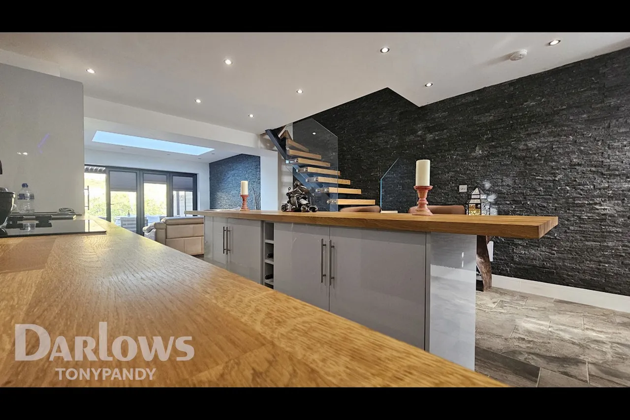 North Road, Ferndale, CF43, photo 7