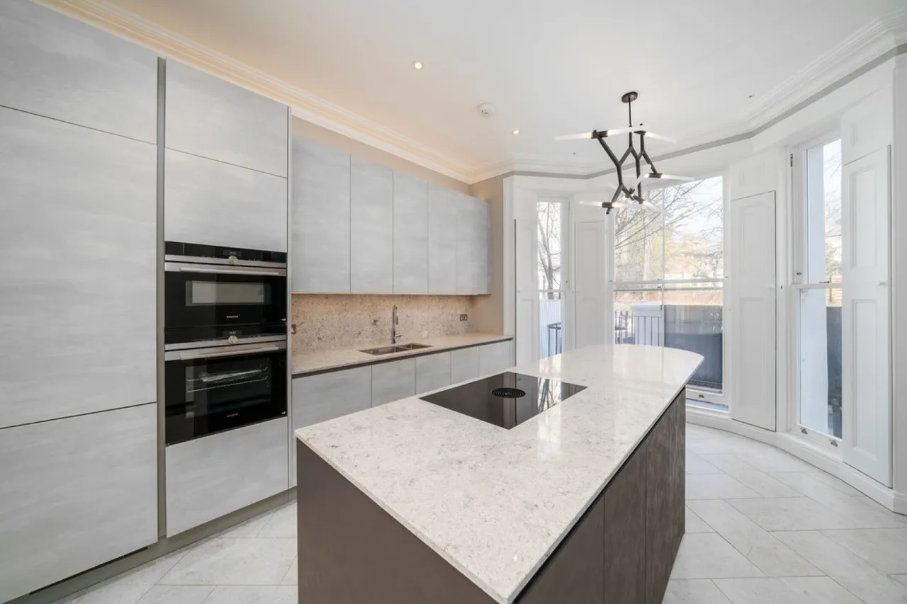 2 bed flat to rent, Elsham Terrace, Kensington, W14