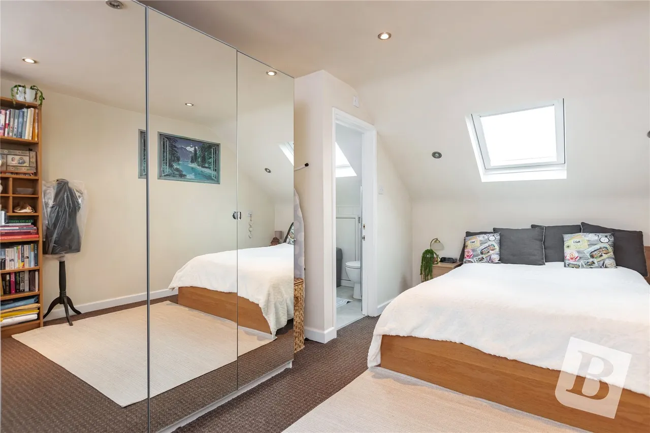 Hornchurch, RM11, photo 8