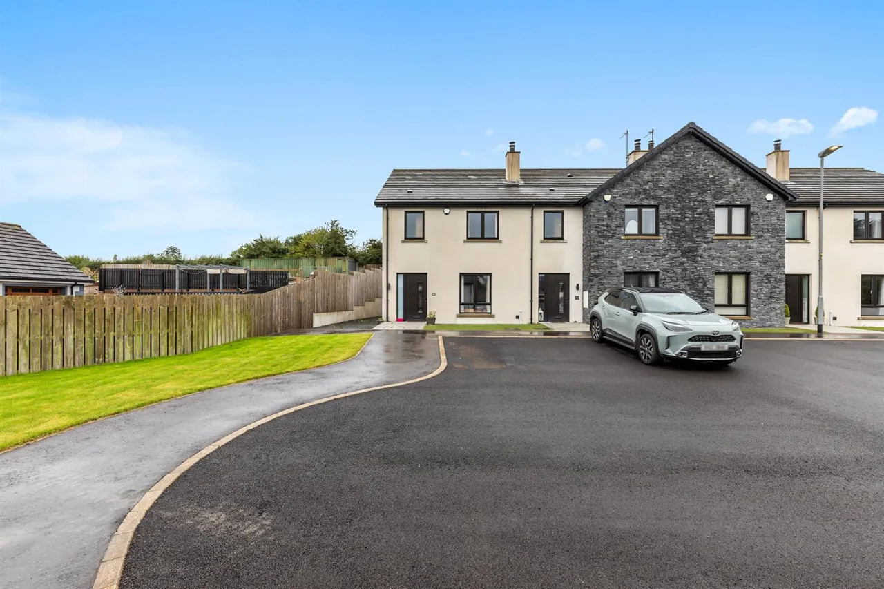 3 bed house for sale, Dundrum Road, Dromara, BT25
