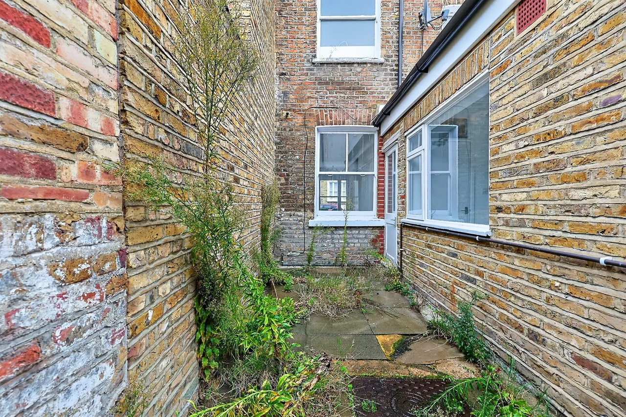 Raynham Road, London, W6, photo 3