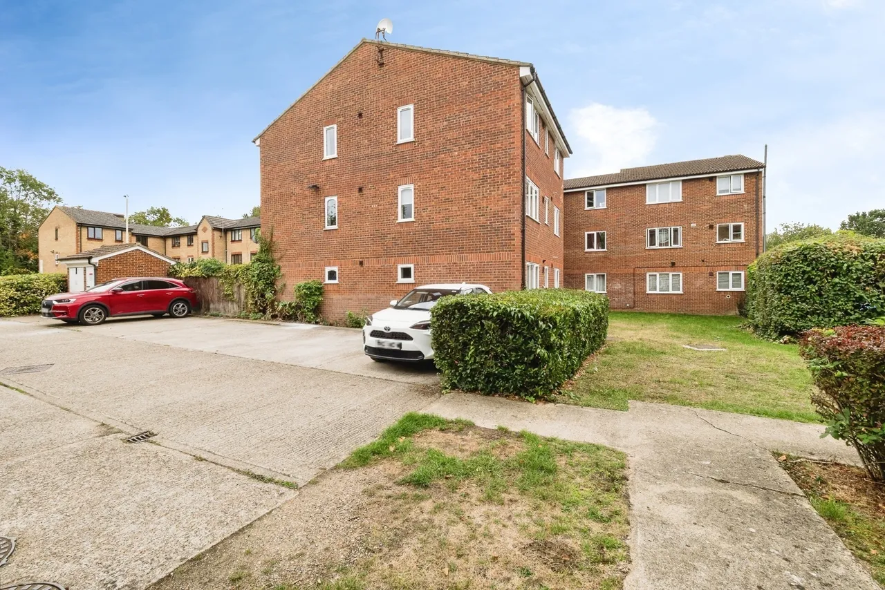 Naunton Way, Hornchurch, RM12, photo 18