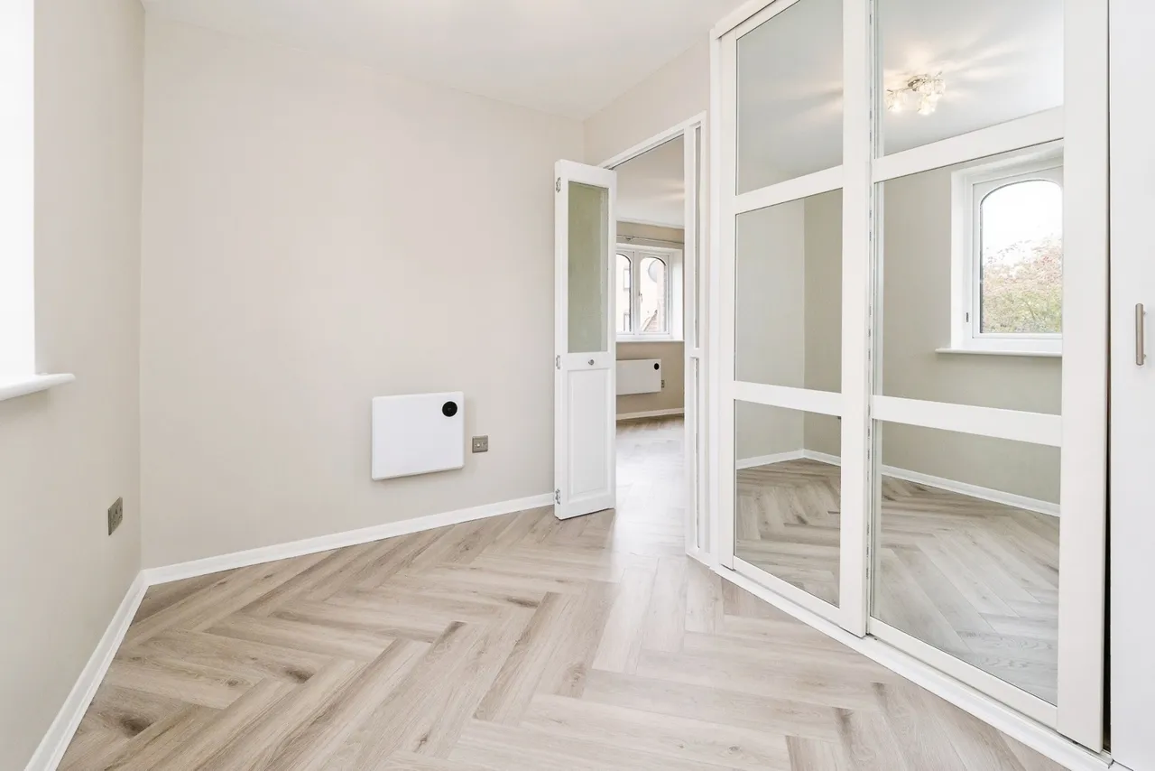 Naunton Way, Hornchurch, RM12, photo 11