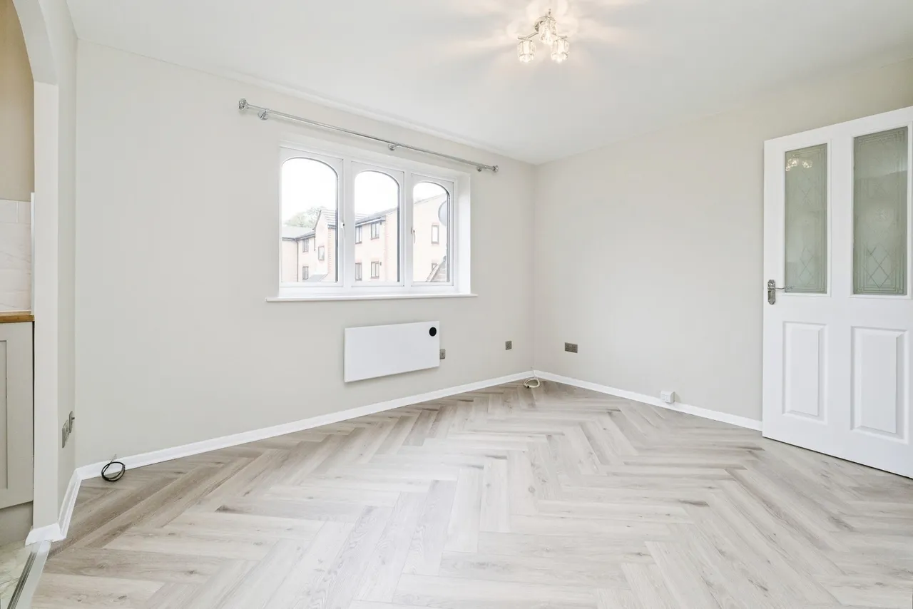 Naunton Way, Hornchurch, RM12, photo 13