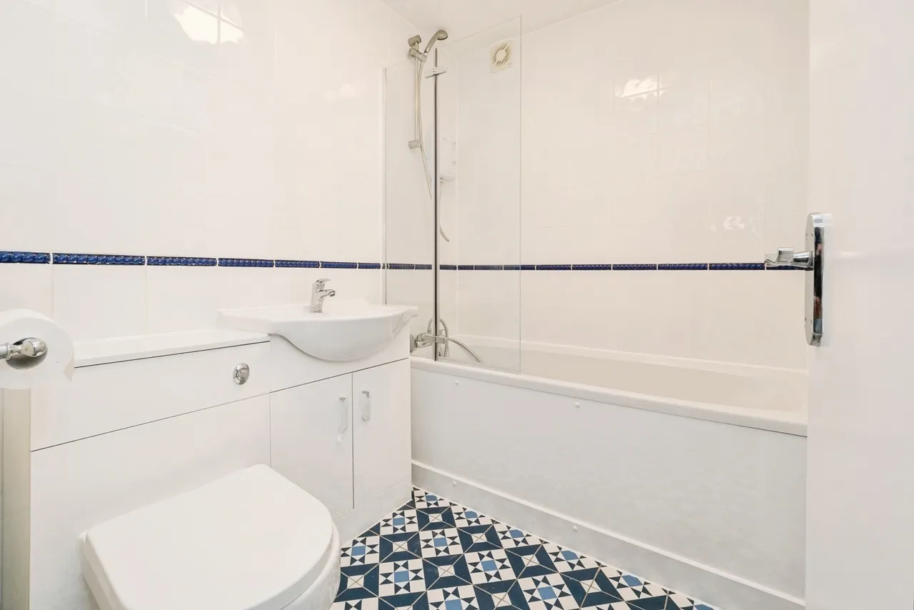 Naunton Way, Hornchurch, RM12, photo 5