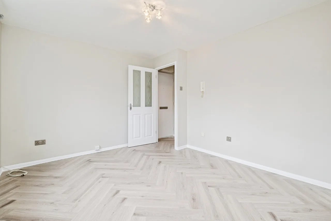 Naunton Way, Hornchurch, RM12, photo 8