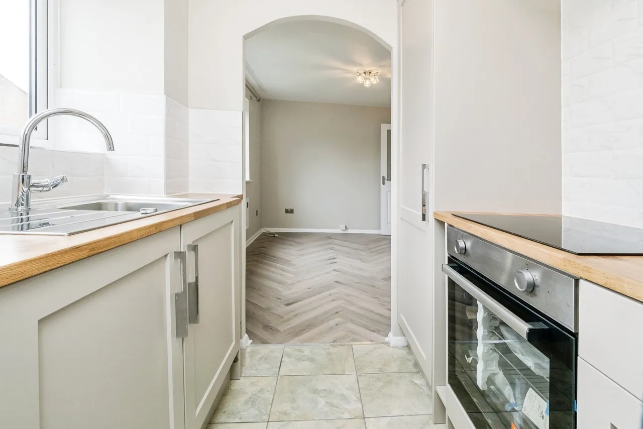 Naunton Way, Hornchurch, RM12, photo 9