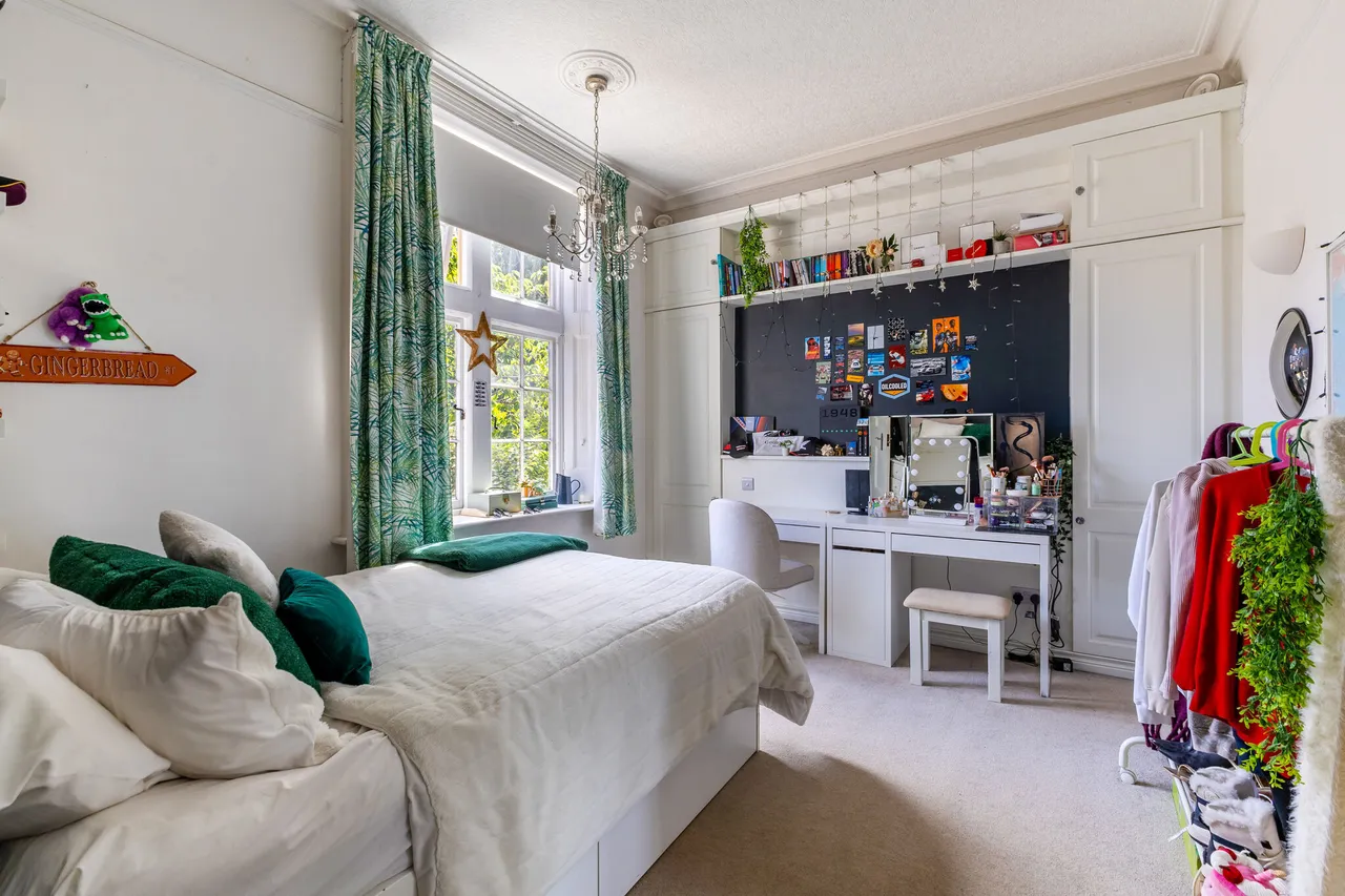 Brighton Road, Godalming, GU7, photo 11