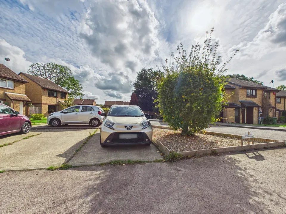 Wallis Way, Horsham, photo 9