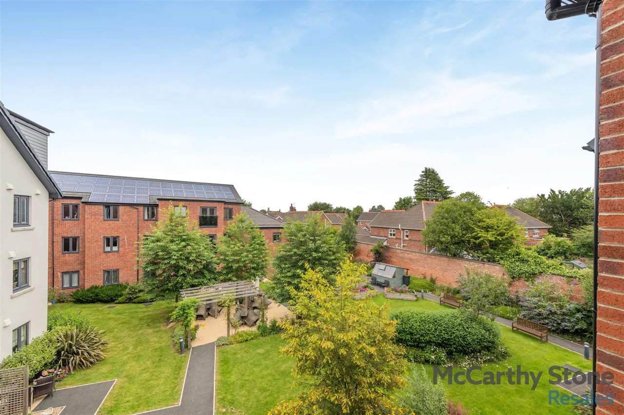 Burlington Gardens, Leyland, PR25, photo 21