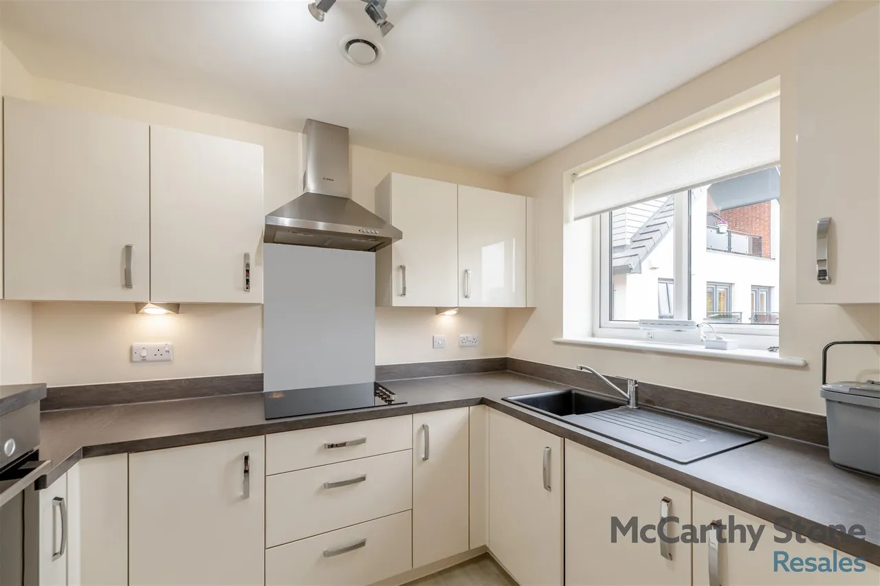 Burlington Gardens, Leyland, PR25, photo 6