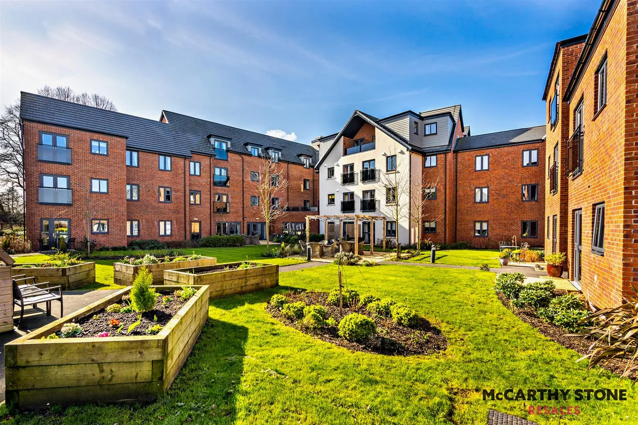 Burlington Gardens, Leyland, PR25, photo 19
