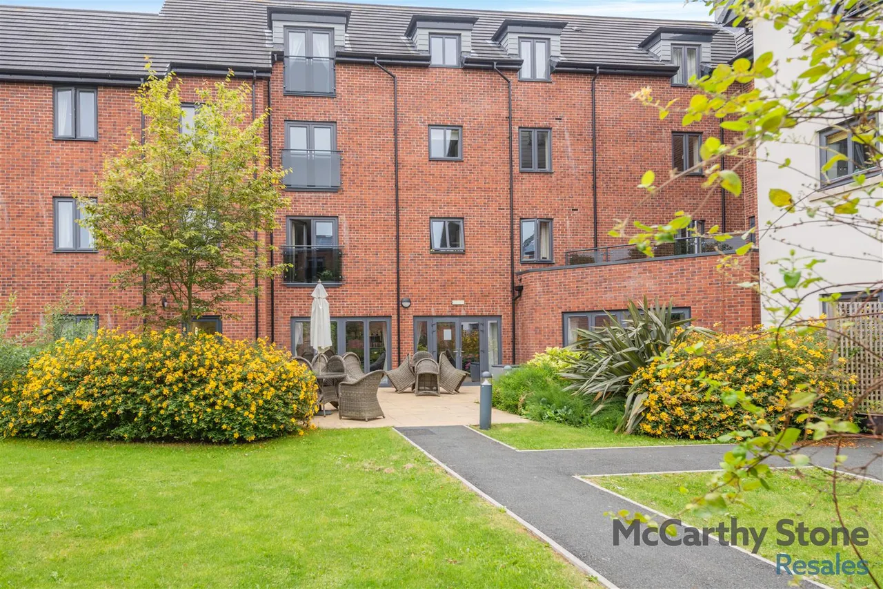 Burlington Gardens, Leyland, PR25, photo 22