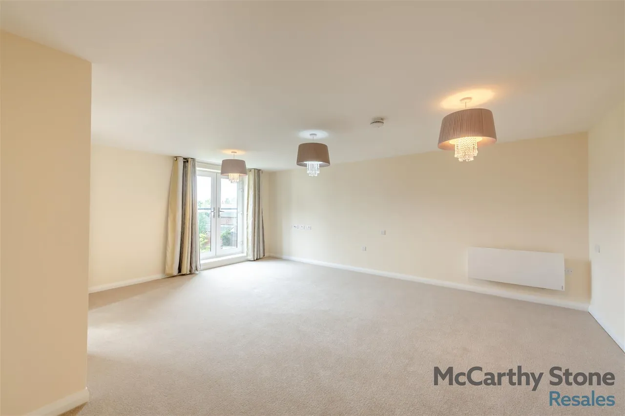 Burlington Gardens, Leyland, PR25, photo 4
