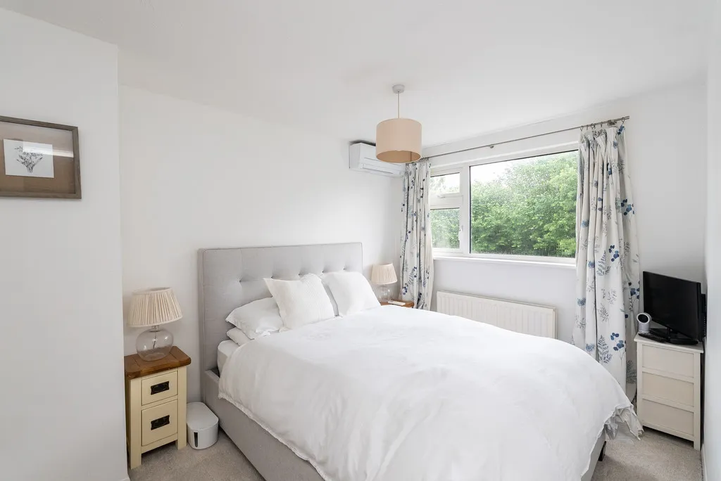 Bailey Road, Westcott, RH4, photo 10