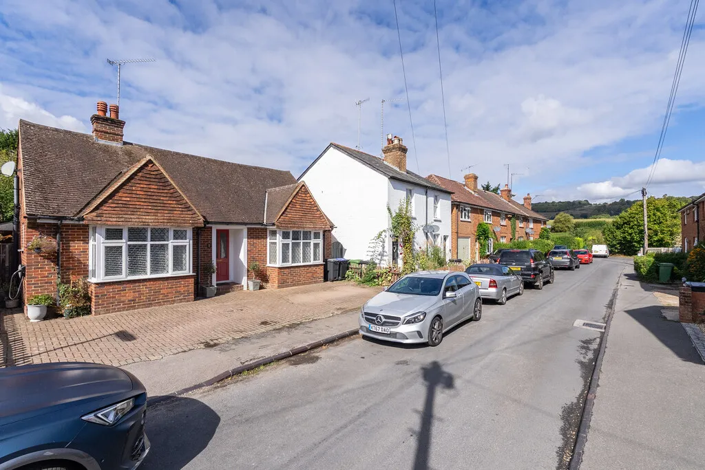 3 bed house for sale, Bailey Road, Westcott, RH4