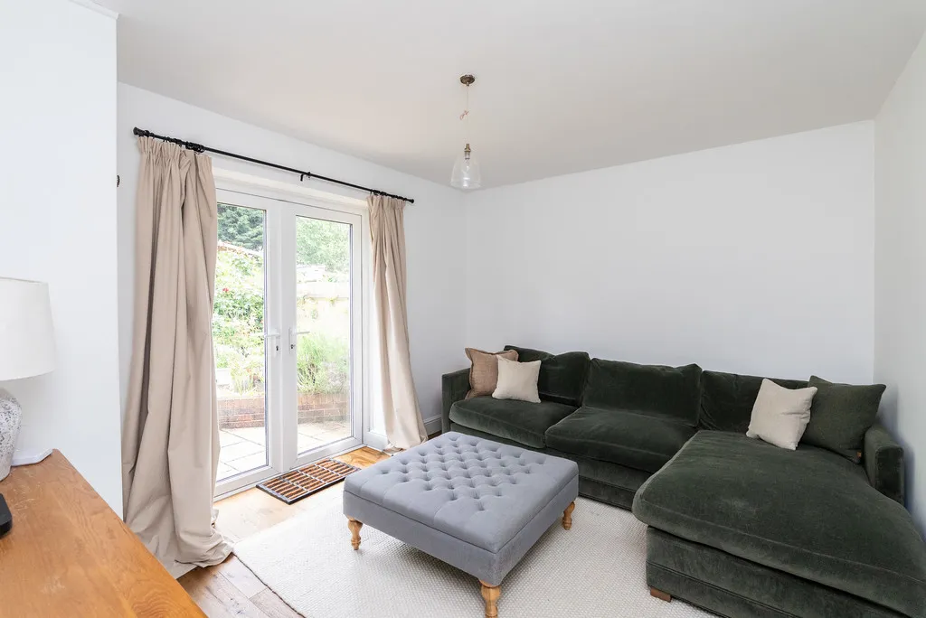 Bailey Road, Westcott, RH4, photo 6