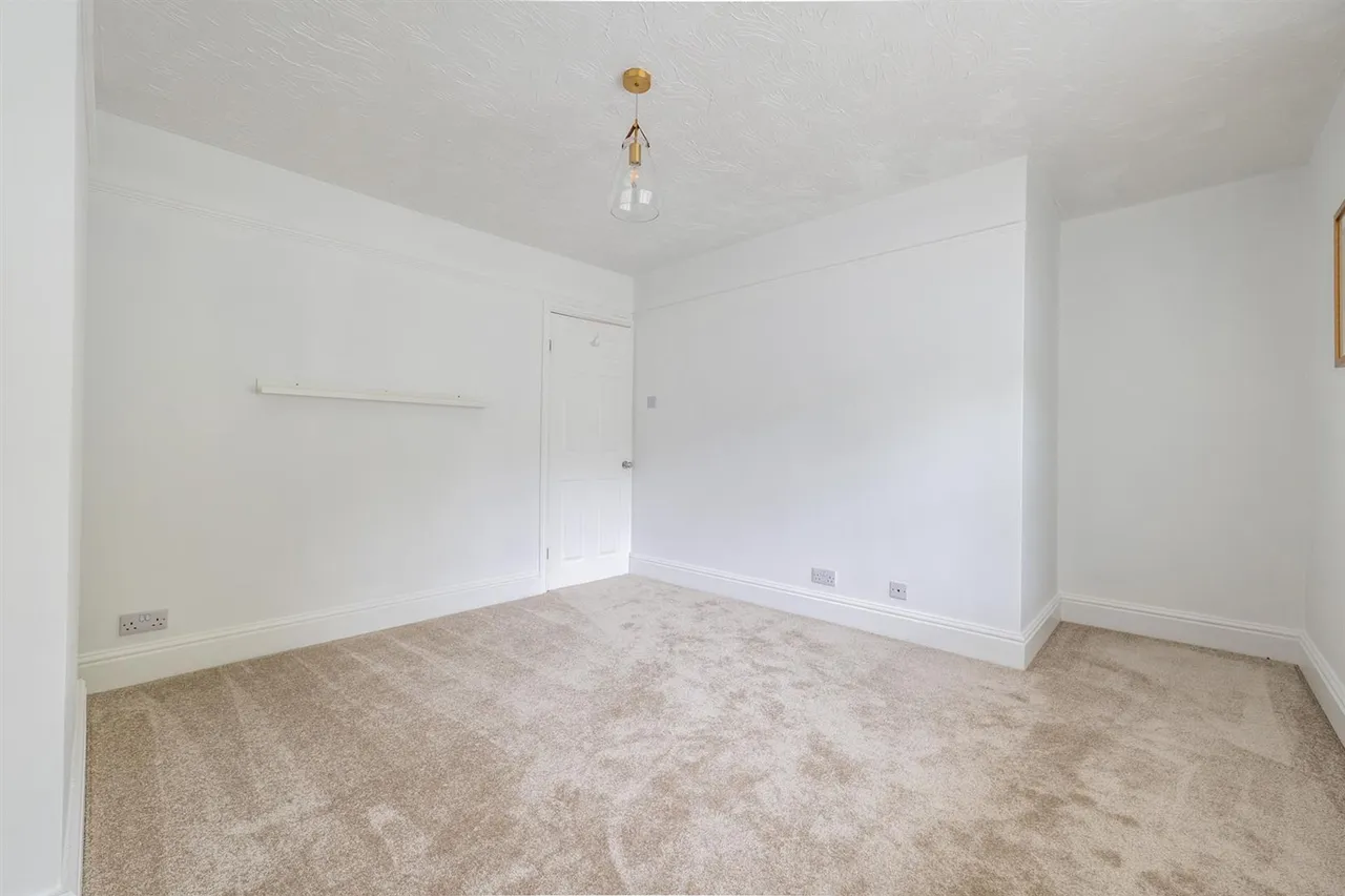 Pershore Road, Evesham, WR11, photo 13