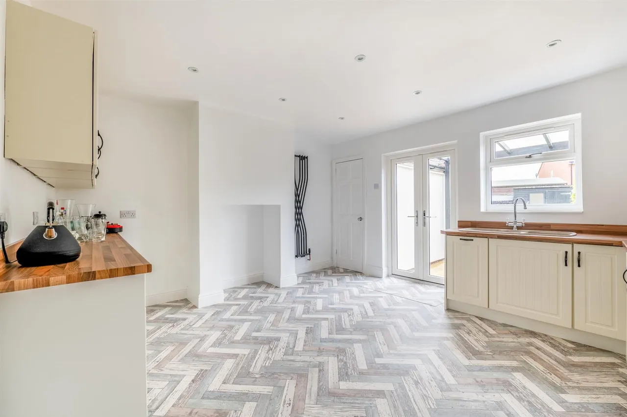 Pershore Road, Evesham, WR11, photo 4
