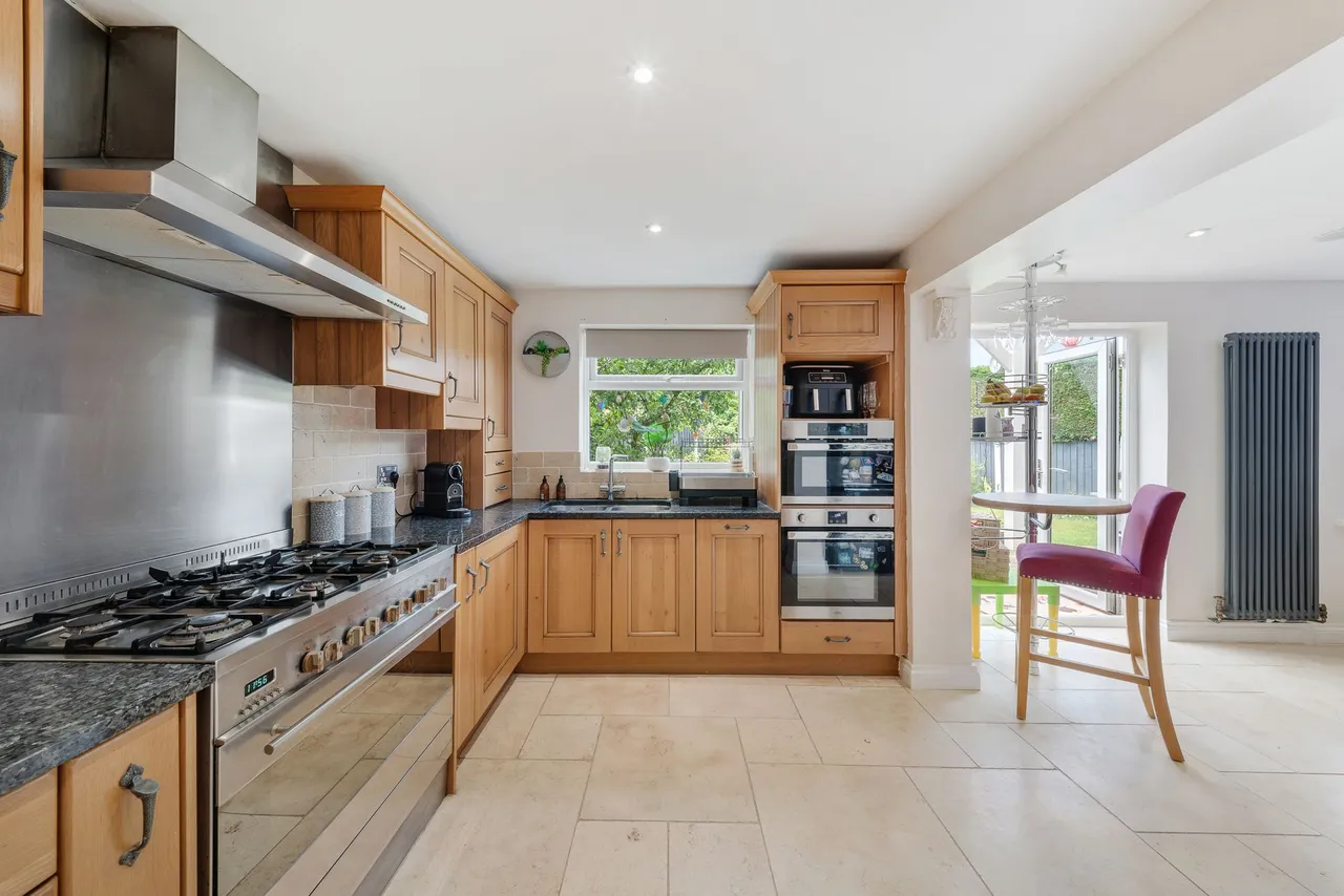 Simonside, Widnes, Widnes, WA8 4YN, photo 4