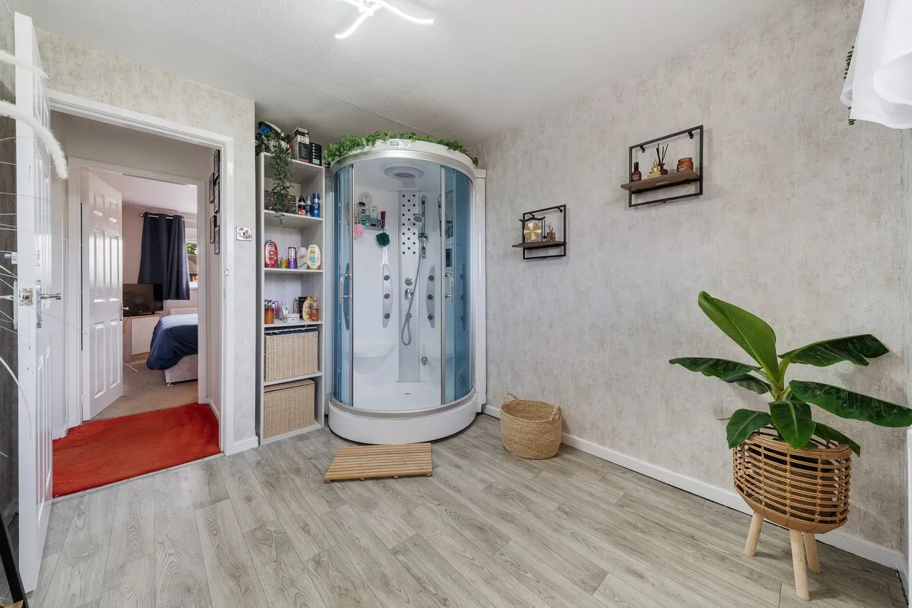 Simonside, Widnes, Widnes, WA8 4YN, photo 17