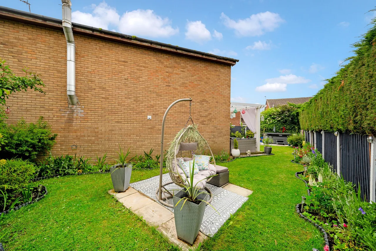 Simonside, Widnes, Widnes, WA8 4YN, photo 23