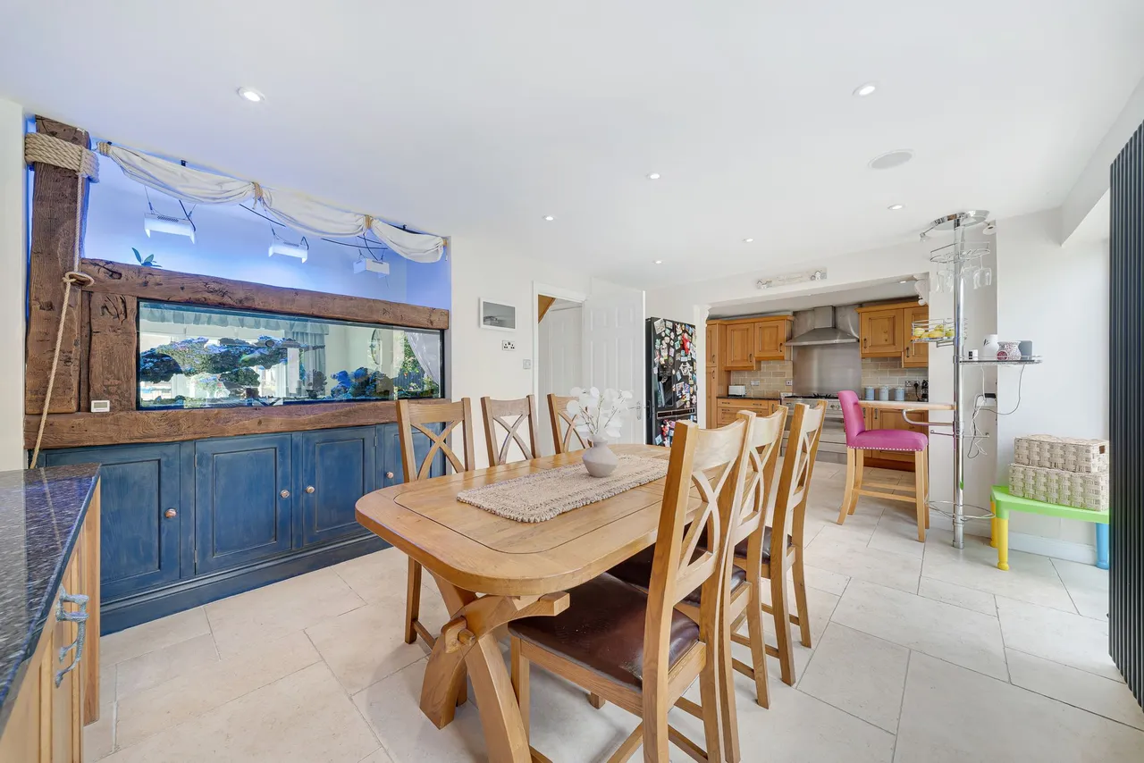 Simonside, Widnes, Widnes, WA8 4YN, photo 6