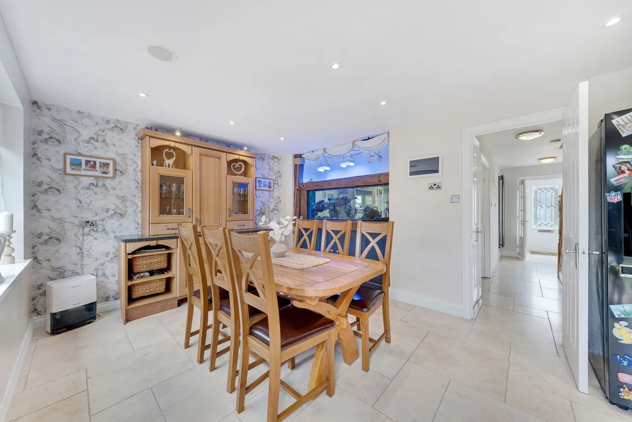 Simonside, Widnes, Widnes, WA8 4YN, photo 7