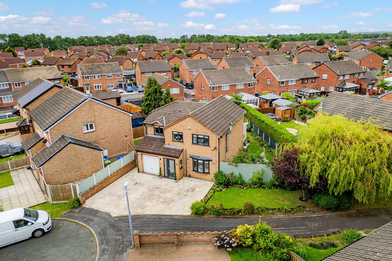 5 bed house for sale — Simonside, Widnes, Widnes, WA8 4YN