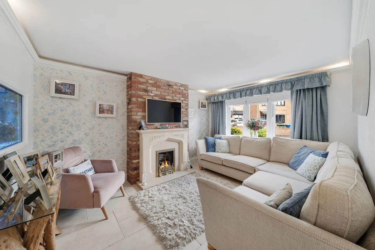 Simonside, Widnes, Widnes, WA8 4YN, photo 10
