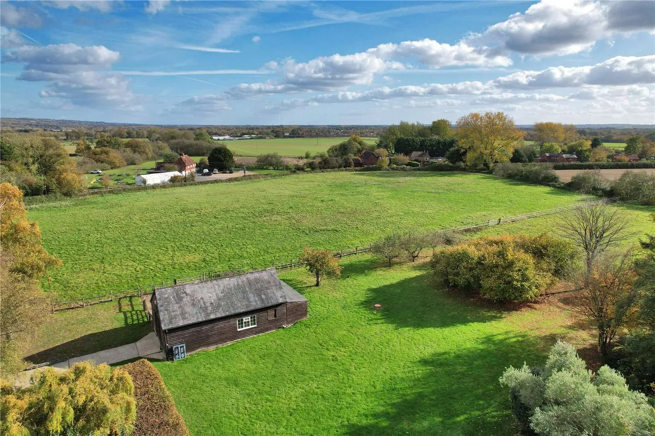 Bush Road, East Peckham, Tonbridge, Kent, TN12 5LN, photo 2