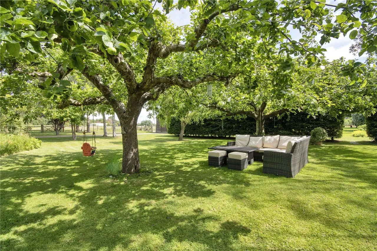 Bush Road, East Peckham, Tonbridge, Kent, TN12 5LN, photo 4