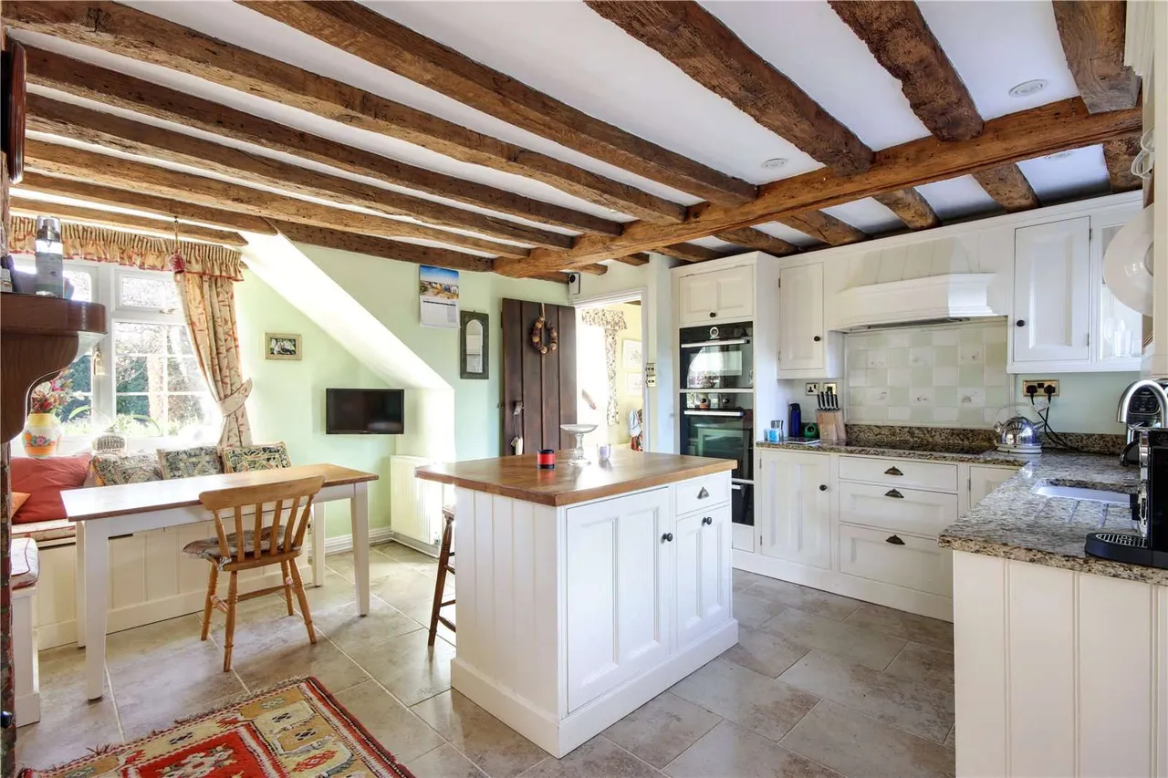 Bush Road, East Peckham, Tonbridge, Kent, TN12 5LN, photo 6