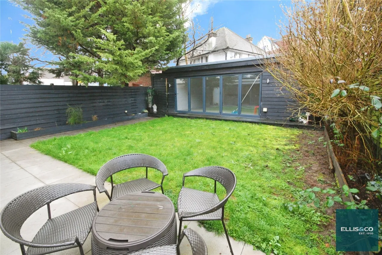 The Vale, Golders Green, NW11, photo 3