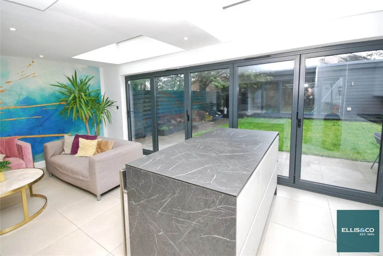 The Vale, Golders Green, NW11, photo 7