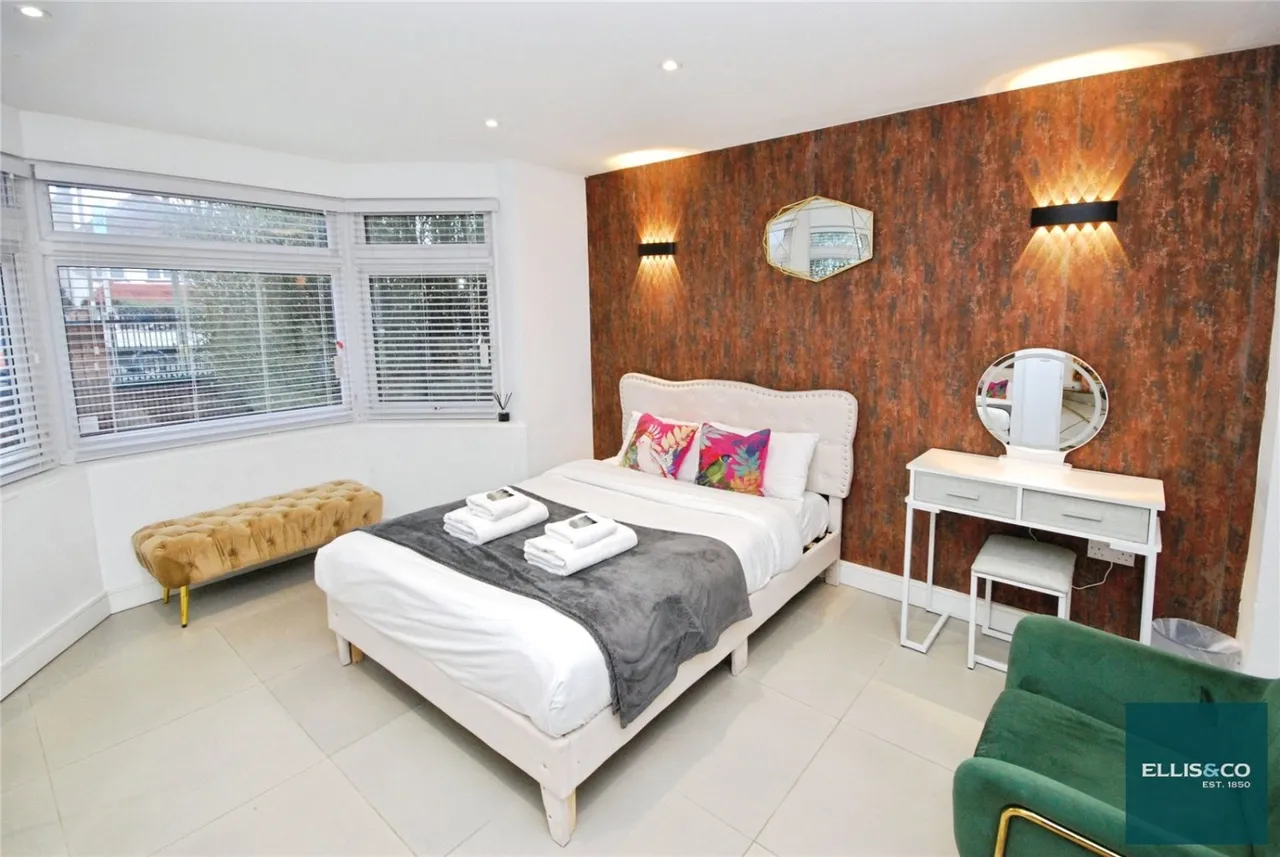 The Vale, Golders Green, NW11, photo 4