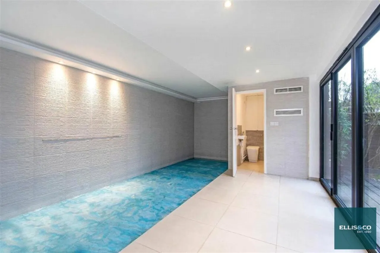 The Vale, Golders Green, NW11, photo 5