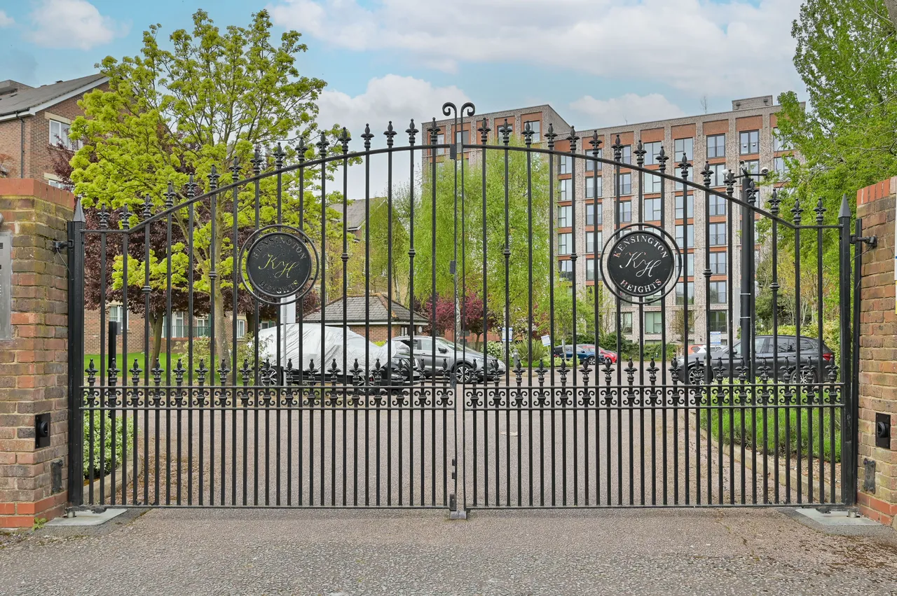 22 Kensington Heights, 13-25 Sheepcote Road, Harrow, photo 9