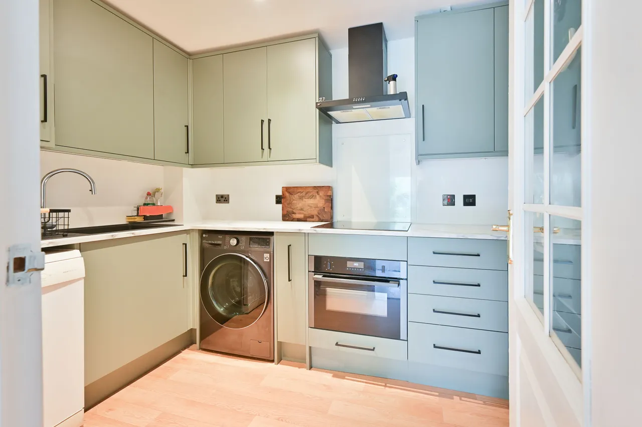 22 Kensington Heights, 13-25 Sheepcote Road, Harrow, photo 4