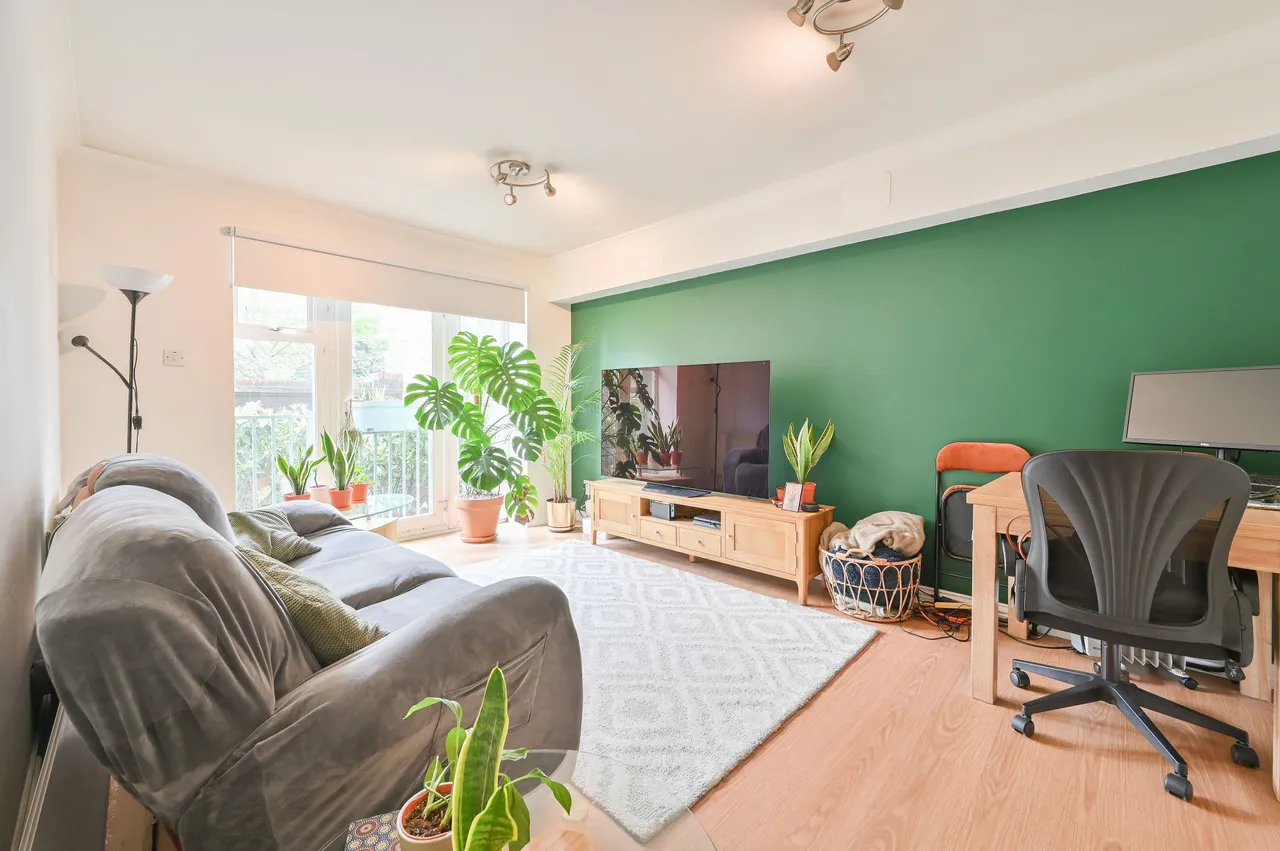 22 Kensington Heights, 13-25 Sheepcote Road, Harrow, photo 2