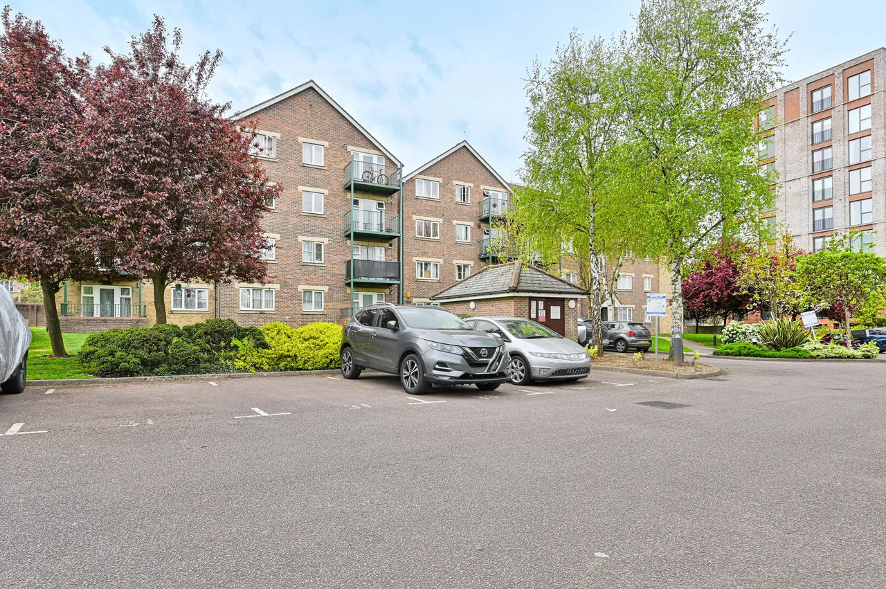 22 Kensington Heights, 13-25 Sheepcote Road, Harrow, photo 11