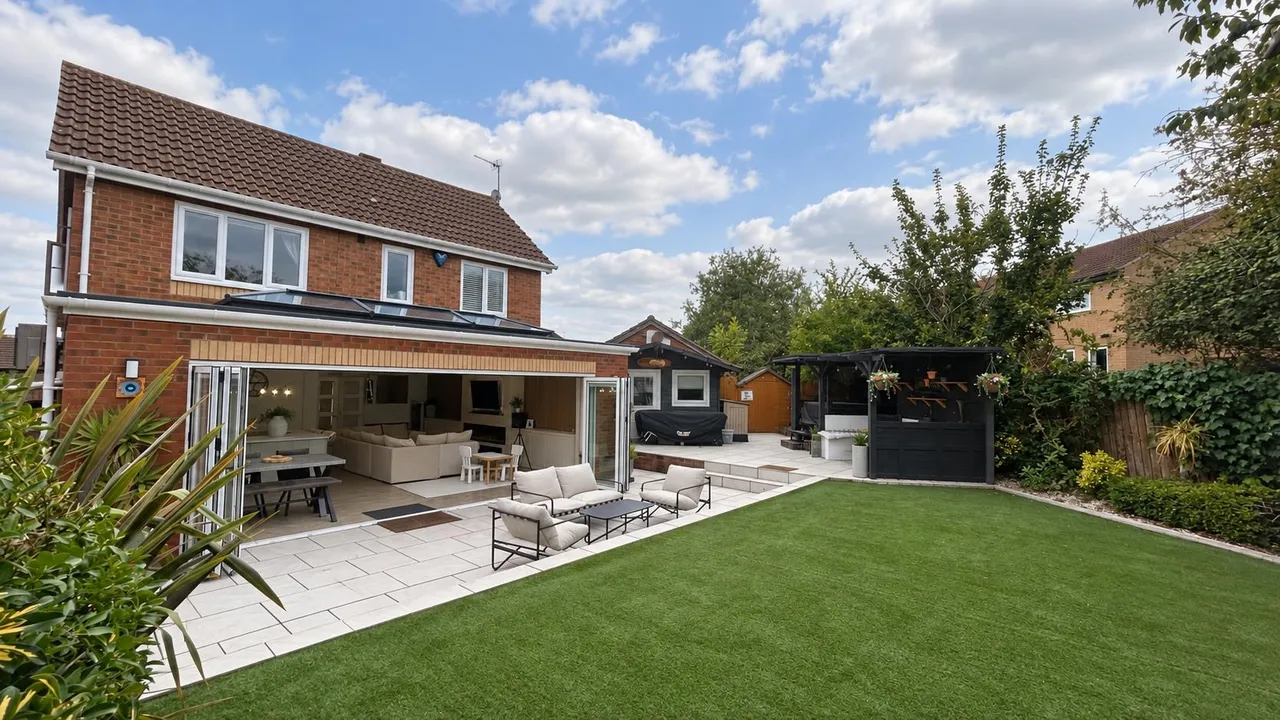 Garthwaite Crescent, Shenley Brook End, photo 31