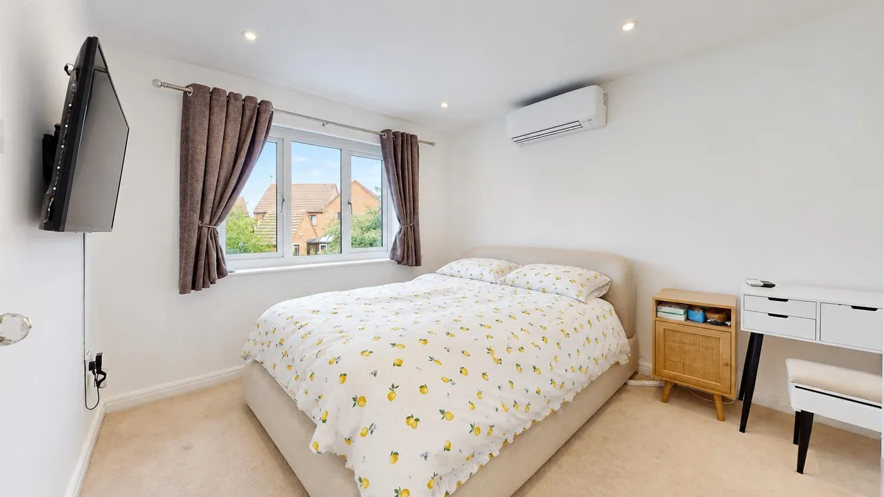 Garthwaite Crescent, Shenley Brook End, photo 17