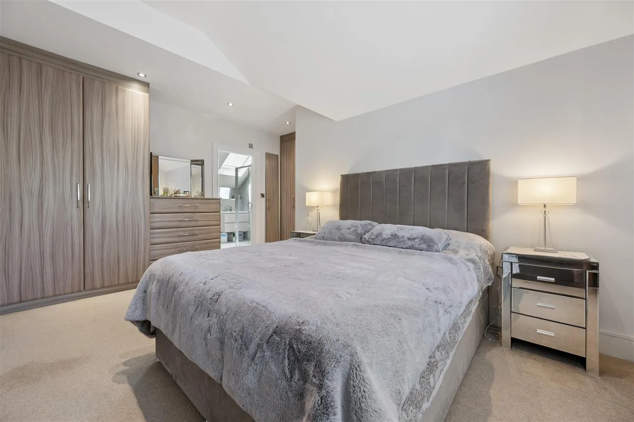 Winmarith Drive, Hale Barns, WA15, photo 19