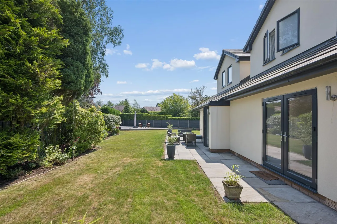 Winmarith Drive, Hale Barns, WA15, photo 23