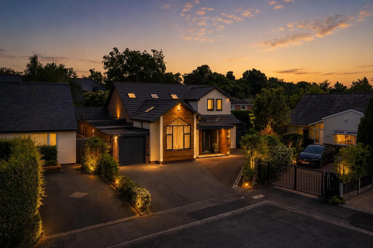Winmarith Drive, Hale Barns, WA15, photo 27