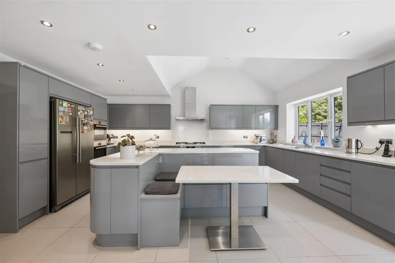 Winmarith Drive, Hale Barns, WA15, photo 6