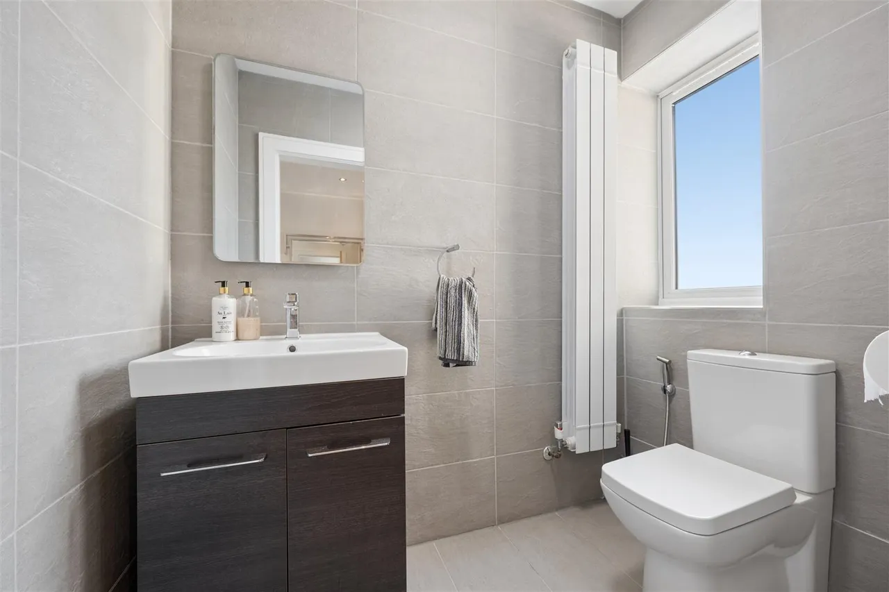 Winmarith Drive, Hale Barns, WA15, photo 10