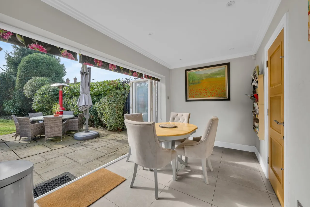 Dickens Drive, Chislehurst, Kent, BR7, photo 2