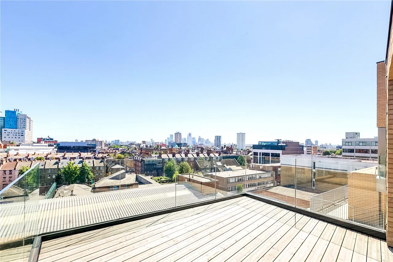 Plumbers Row, Aldgate, E1, photo 5